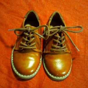 Boys size 9 dress shoes